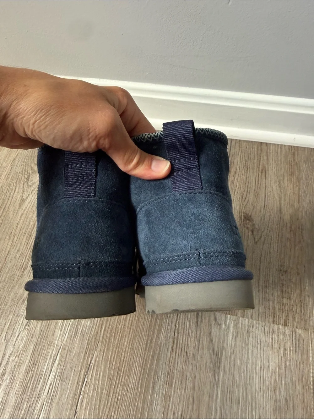 UGG KIDS Neumel Boots Tread Lite Suede Boots Sherpa Comfy Navy Blue Size Kids 4